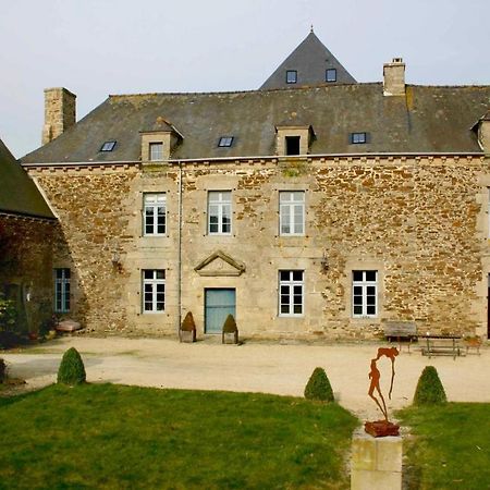 Gite La Terrasse - Manoir Le Plessix Madeuc Corseul Eksteriør billede
