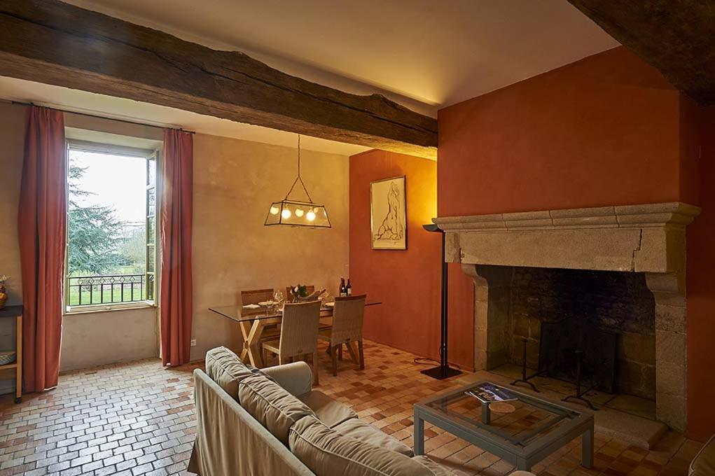 Gite La Terrasse - Manoir Le Plessix Madeuc Corseul Eksteriør billede